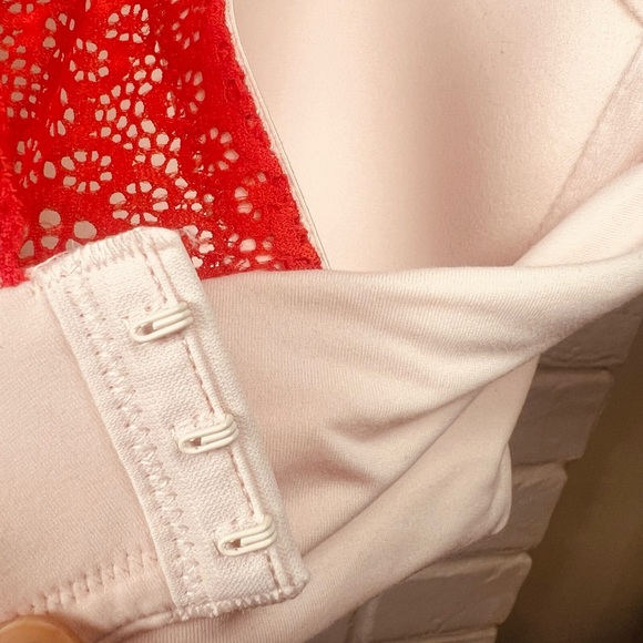 NWT Soma Embraceable Geo Lace
Racerback Underwire Bra 34 DDD Porcelain #0348 - Picture 8 of 12